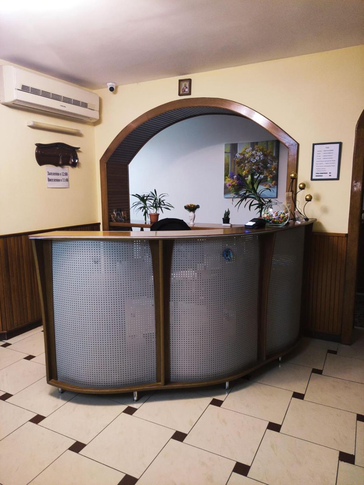 Hotel Delfin Мукачево Екстер'єр фото